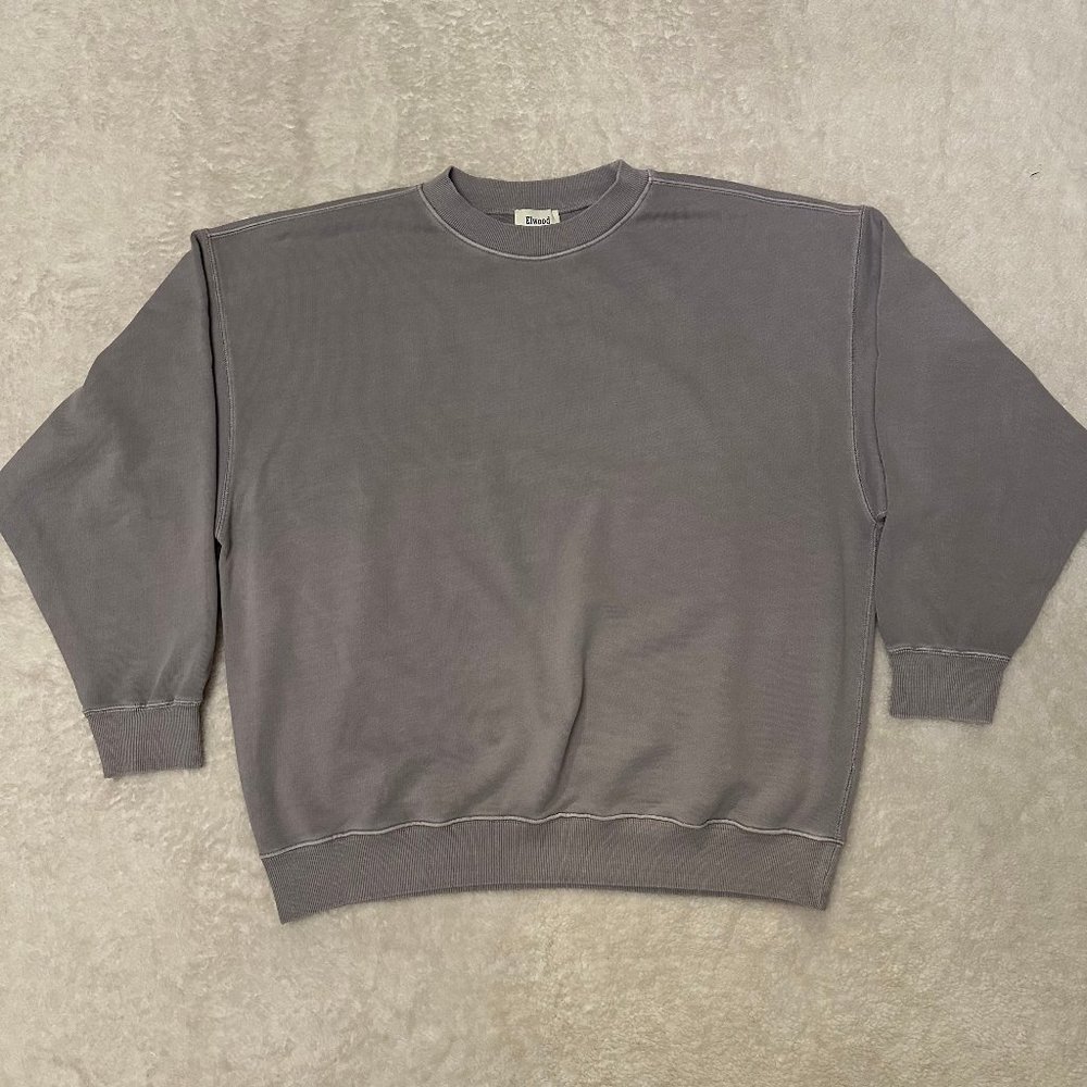 Classic Crewneck Sweatshirt in Charcoal